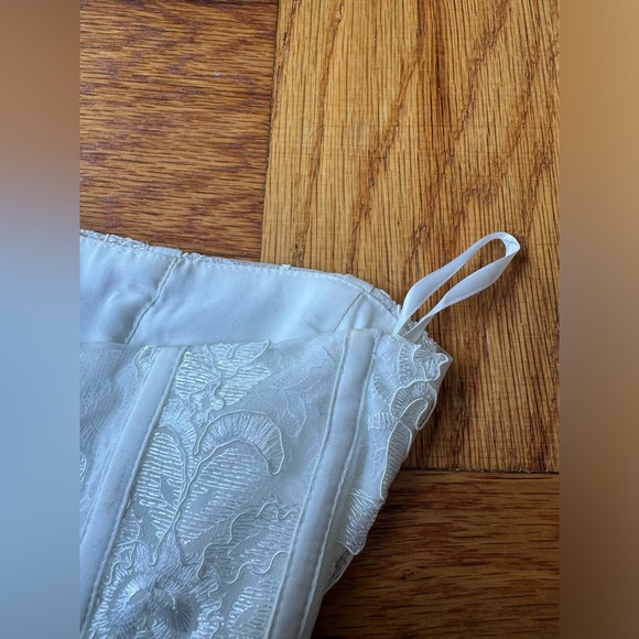 V Chapman Nigella Dress White - Picture 7 of 11